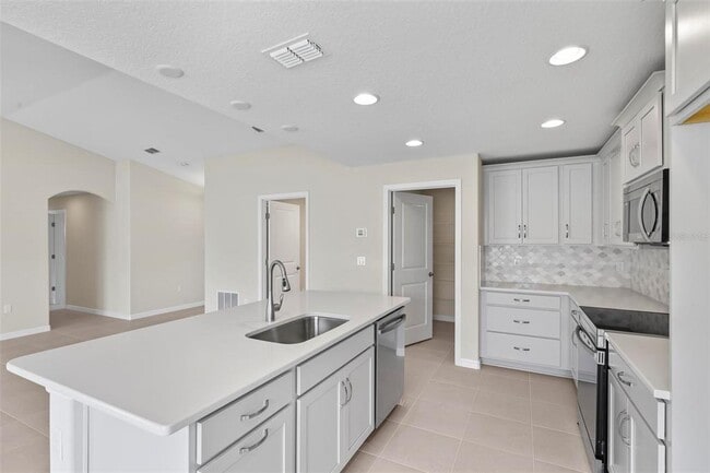 Building Photo - 11 Buffalo Grove Dr