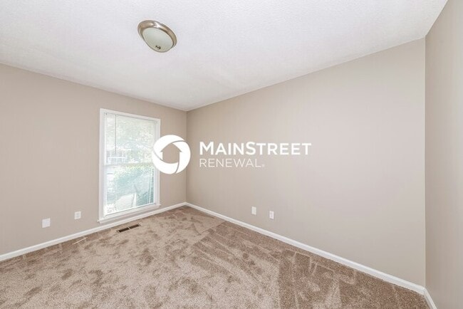 Building Photo - 3 Bedroom Pet-Friendly Home in Tarrant, AL with Main Street Renewal