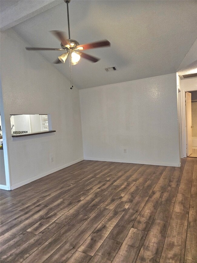 Building Photo - 10810 Parkland Woods Dr