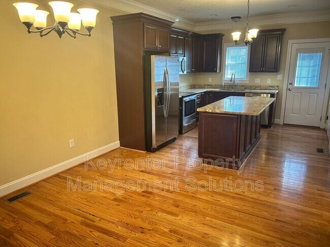 Building Photo - 18 Spring View Dr