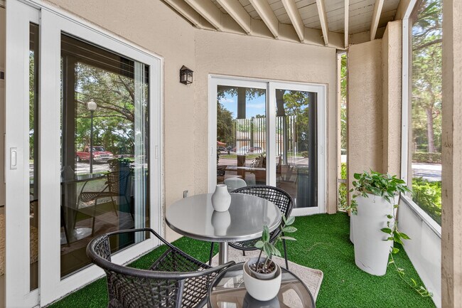 Building Photo - 4807 Via Palm Lakes Via