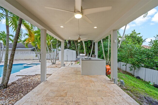 Building Photo - 8351 SW 39th Ct