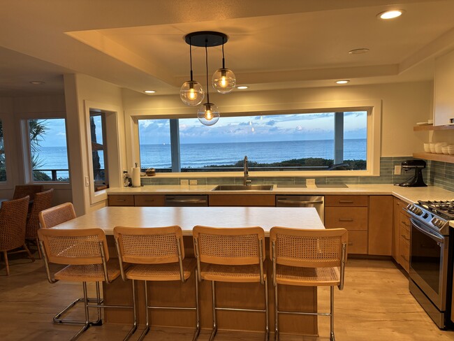 Building Photo - 90031 Cape Arago Hwy