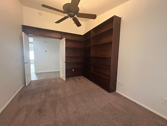 Building Photo - 3861 E Redfield Ct