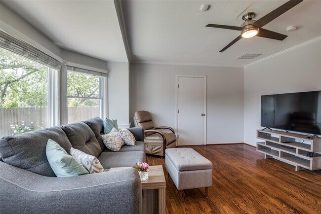 Building Photo - 4630 Kelton Dr