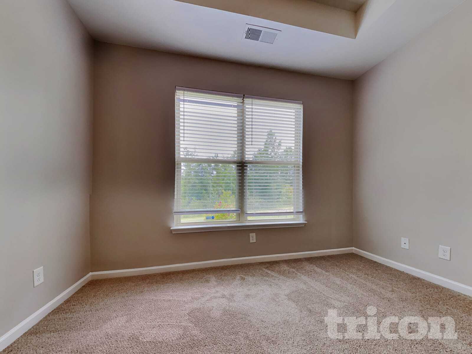 Building Photo - 30 Fernwood Ct