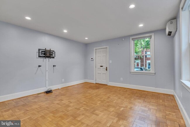 Building Photo - 2600 16th St S