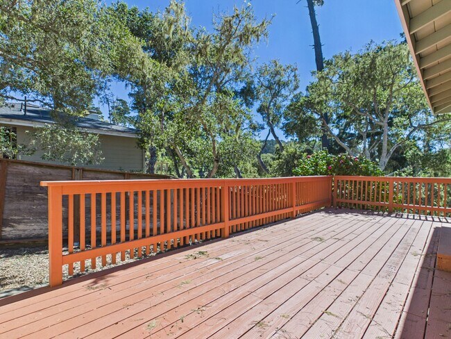 Building Photo - 4 Bedroom family home in Pebble Beach