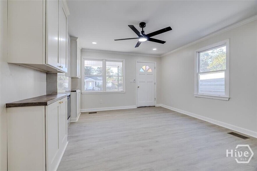 Building Photo - 2110 E 56th St