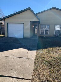 Building Photo - 11032 E 14th Ct