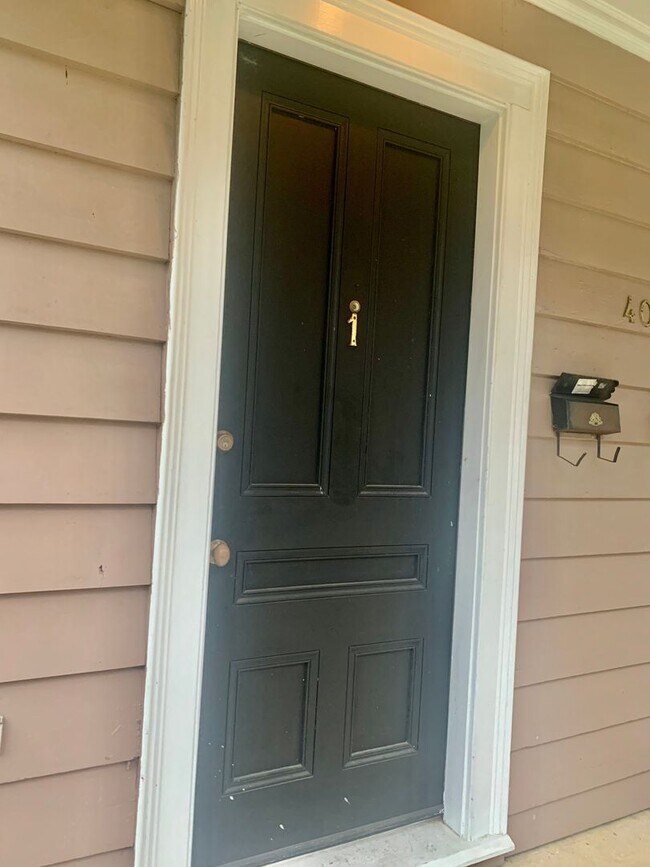 Building Photo - 405 N Madison St