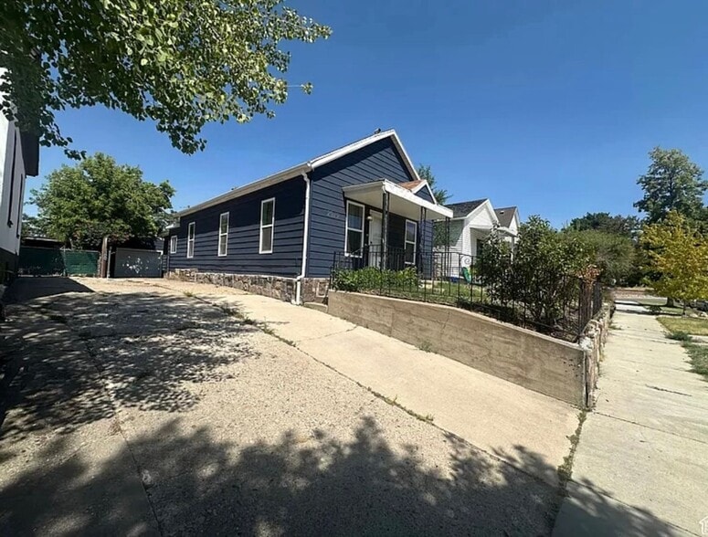 Primary Photo - 2019 Adams Ave