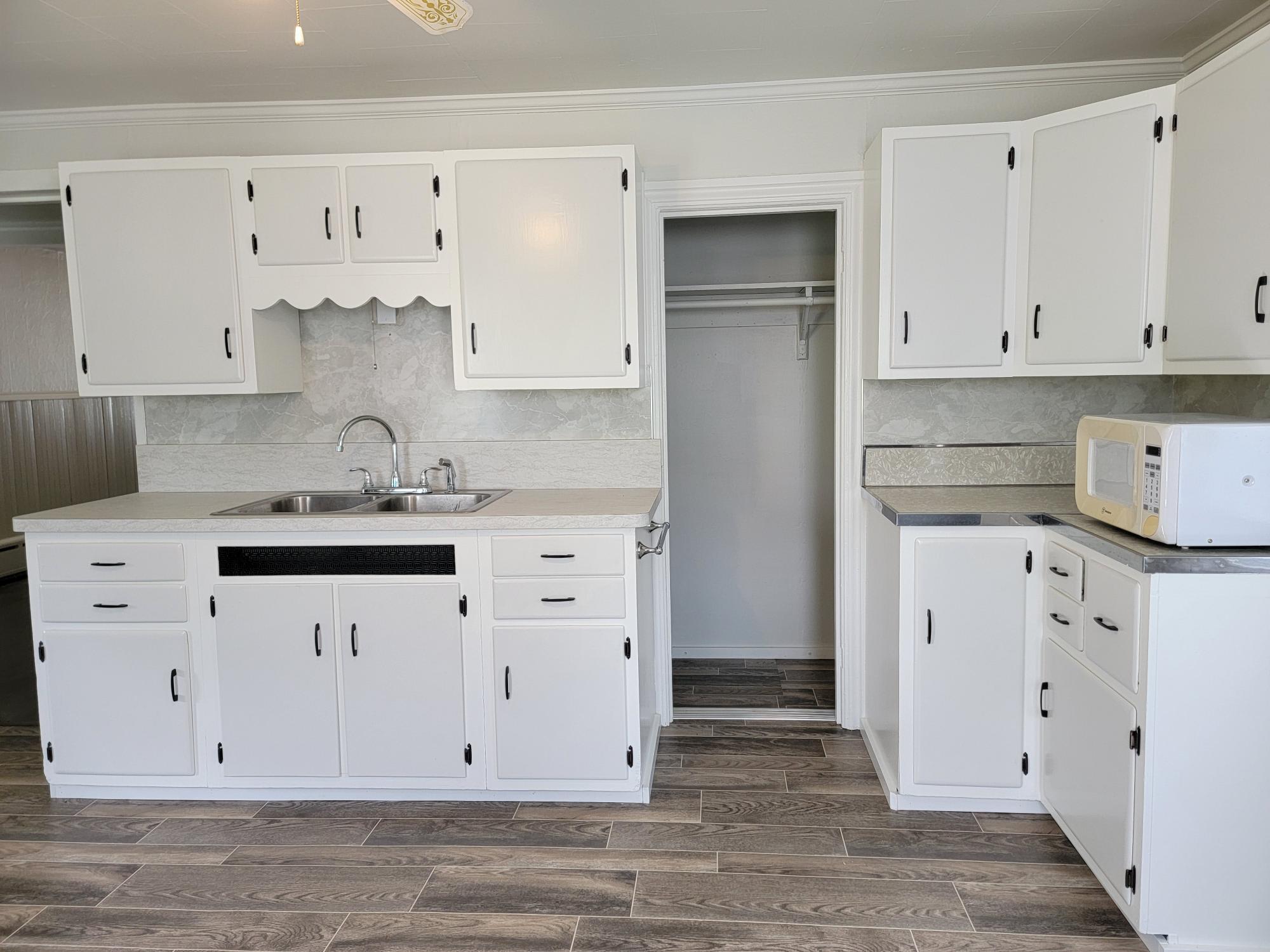 Building Photo - 124 Michters Rd