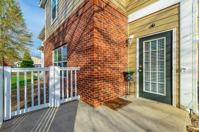 Building Photo - 6105 Regency Ct