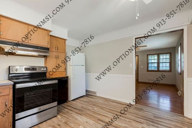 Building Photo - Close to downtown OP!!! Includes Water, El...