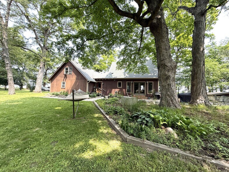 Primary Photo - 2433 County Road 1225 N