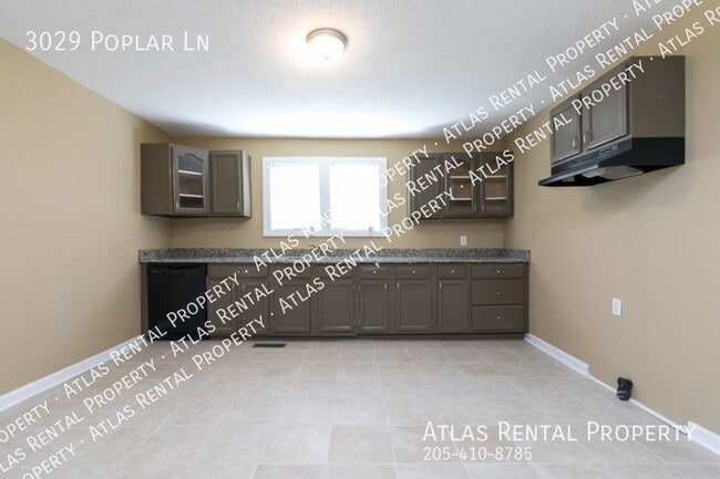 Building Photo - 3029 Poplar Ln