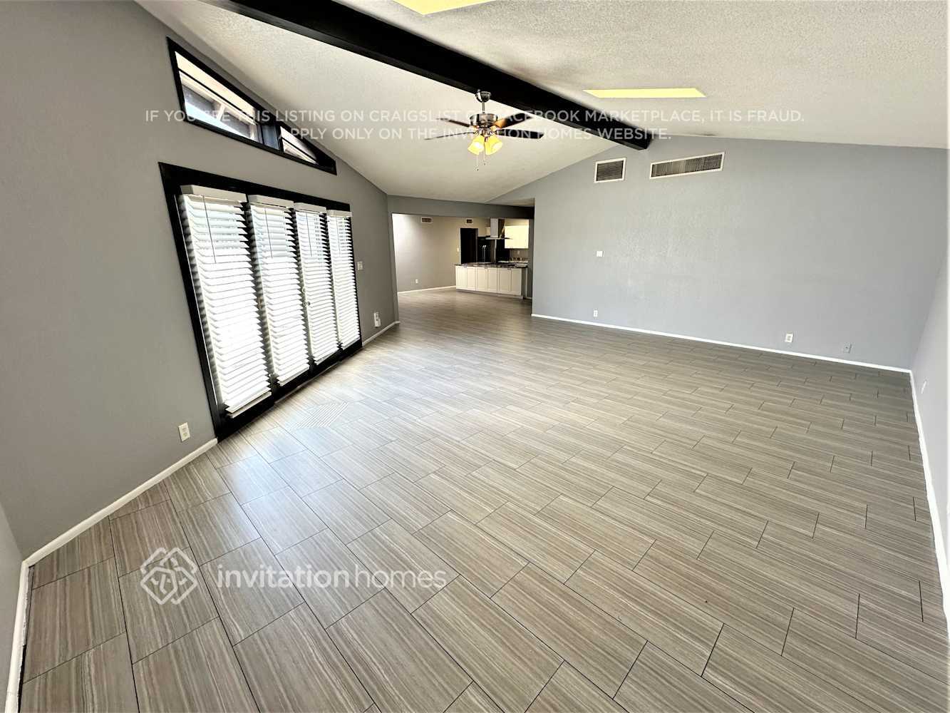 Building Photo - 1265 E Del Rio Dr