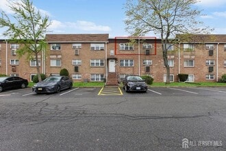 Building Photo - 396 College Dr