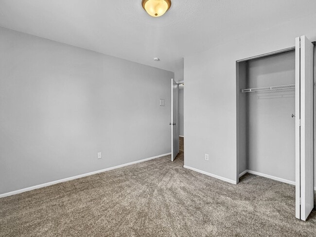 Building Photo - 1018 Abbey Ct