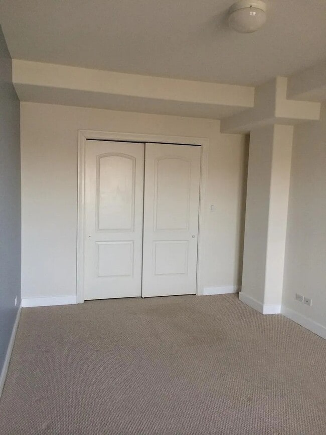 Building Photo - 4335 W Irving Park Rd