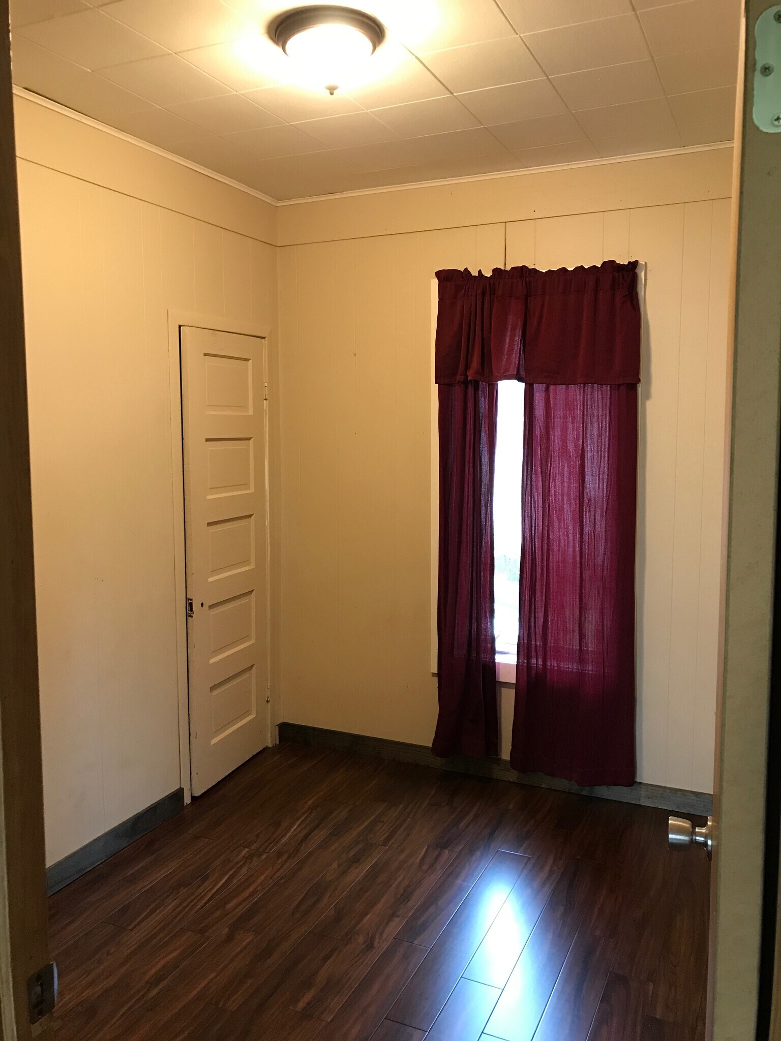 Building Photo - 521 4th Ave NW