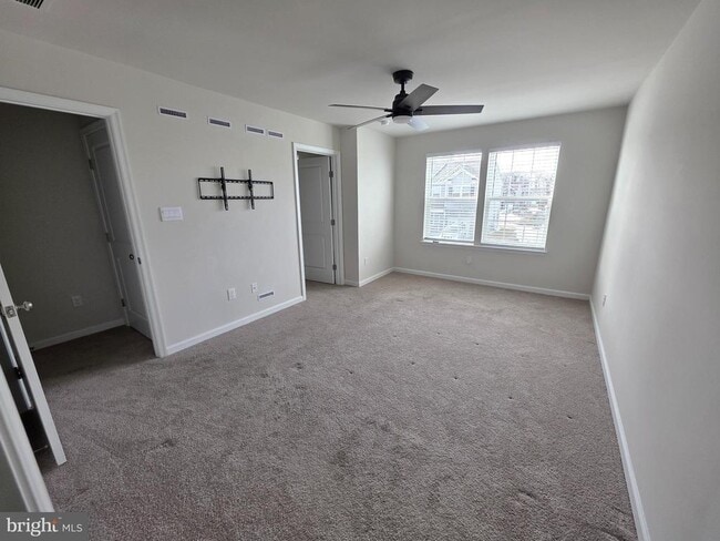 Building Photo - 40 Nelsons Wy