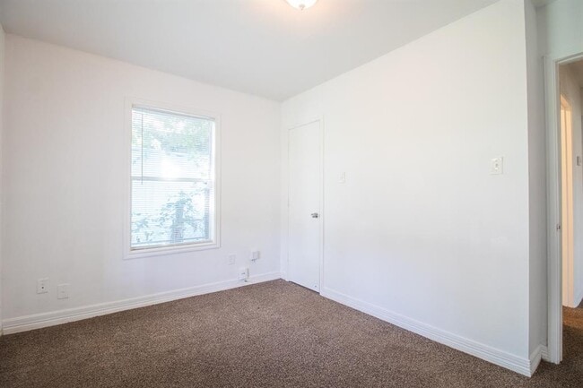Building Photo - 4634 Clover St