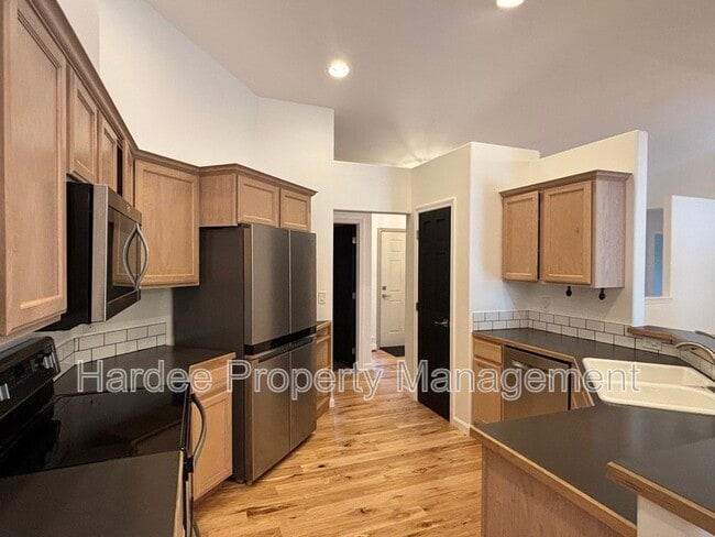 Building Photo - 2354 E Mugo St