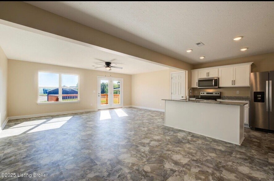 Building Photo - 203 Dixon Cir