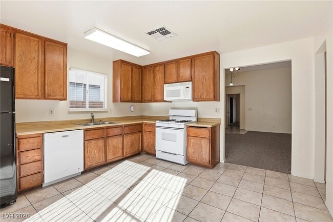 Building Photo - 6725 Reggie Cir