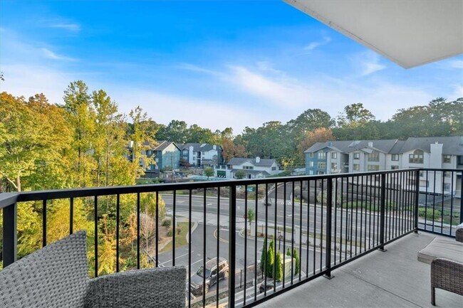 Building Photo - 6890 Peachtree Dunwoody Rd NE