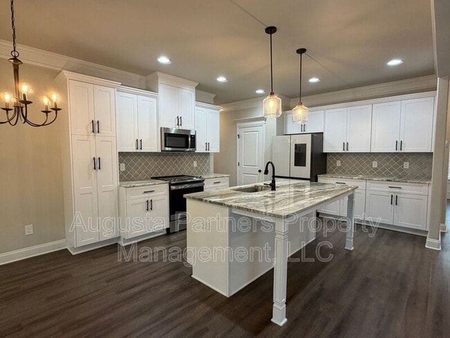 Building Photo - 3500 Hilltop Trl