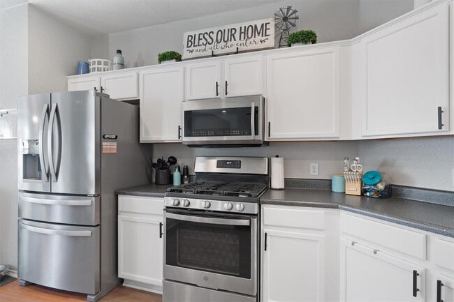 Building Photo - 3937 Eagles Nest St