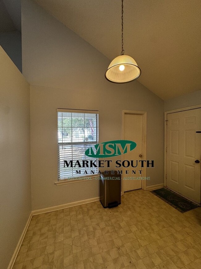 Building Photo - 212 Sugar Mill Dr