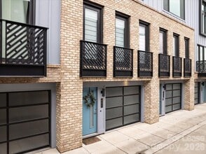 Building Photo - 241 Domain Way