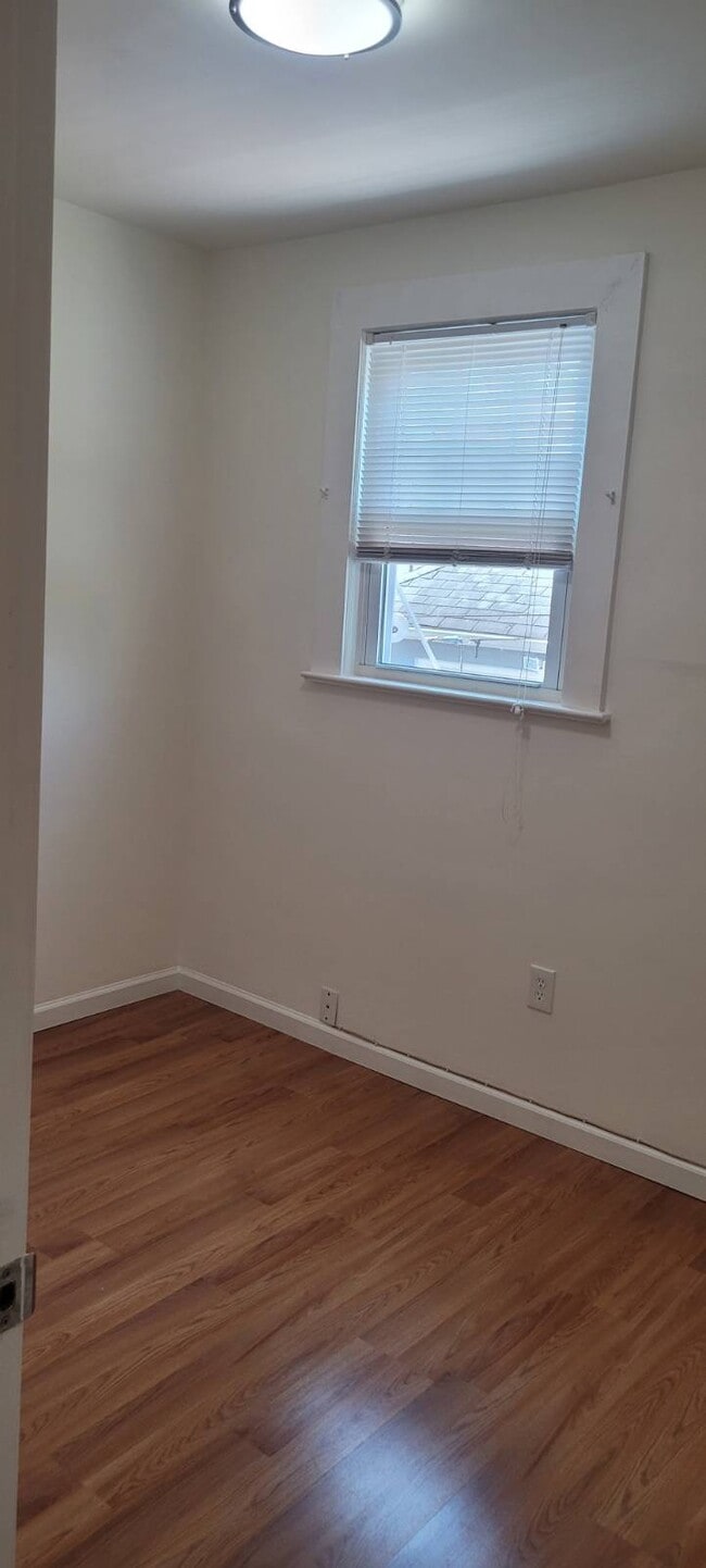 Building Photo - 120 Bryant Ave