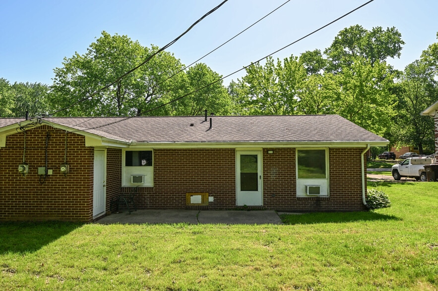 Building Photo - 3287 Delray Ave NW