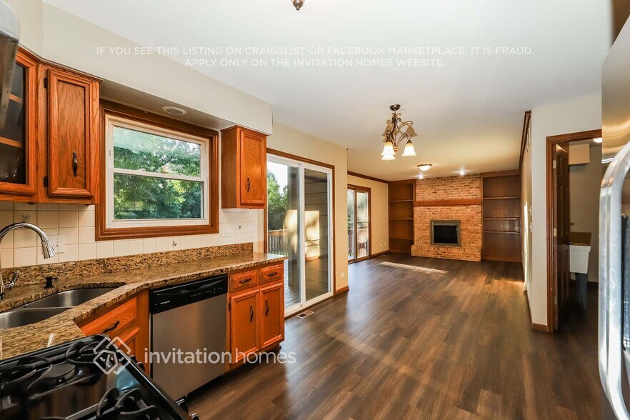 Building Photo - 2517 Leach Dr