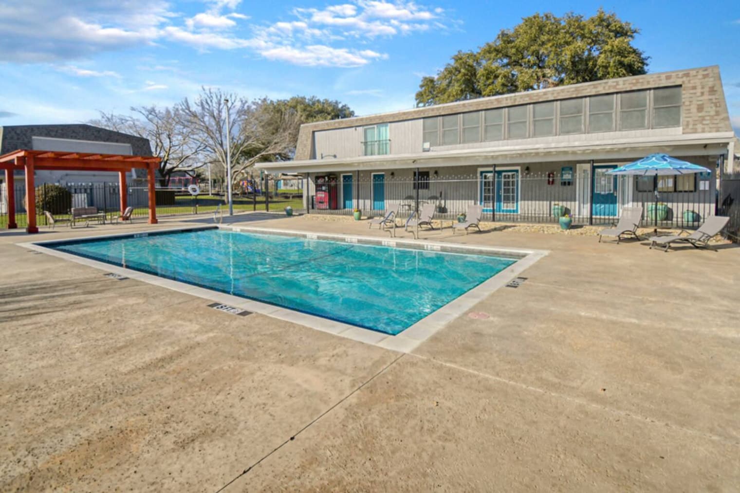 Building Photo - 3013 Northridge Dr