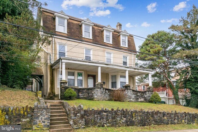 Primary Photo - 159 Josephine Ave