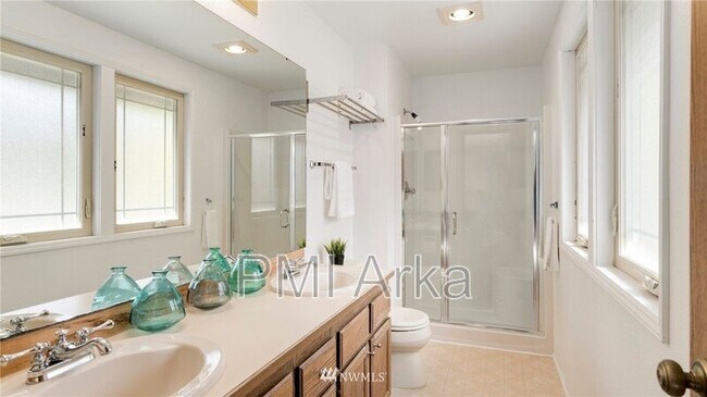 Building Photo - 23960 SE 42nd Pl