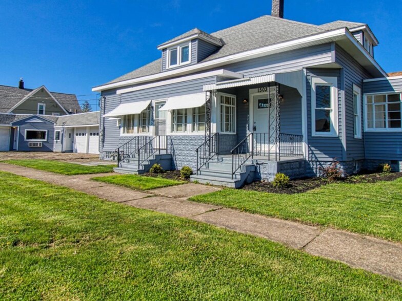 Primary Photo - 1505 Carr St