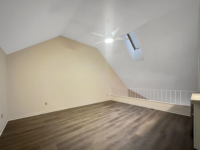 Building Photo - 15630 26th Ave N