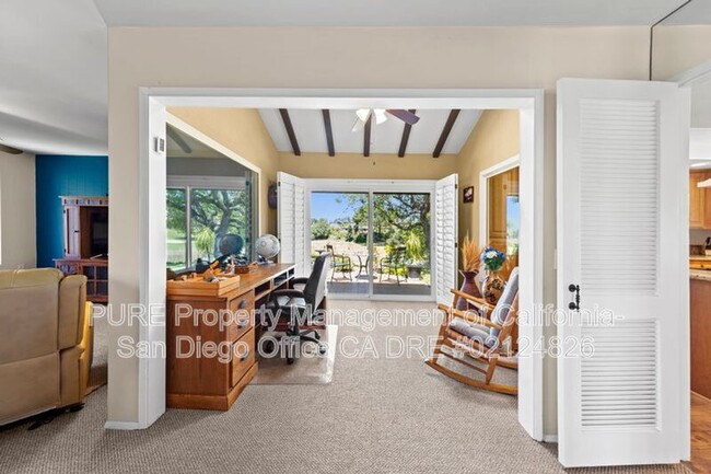 Building Photo - 12576 Oaks N Dr