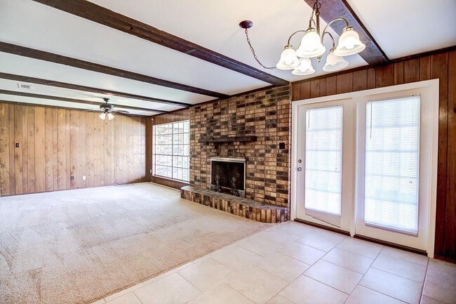Building Photo - 1407 Akron Dr