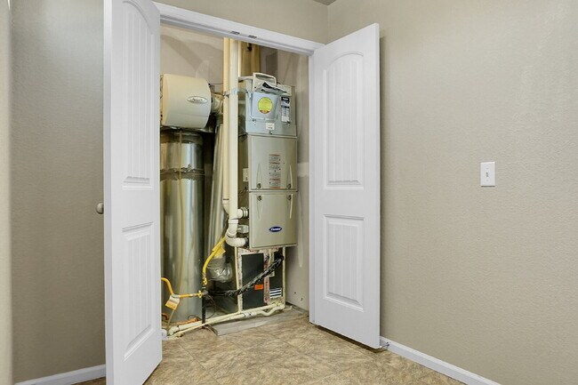 Building Photo - $2,700 - 4 Bed, 3.5 Bath Home in CO Spring...