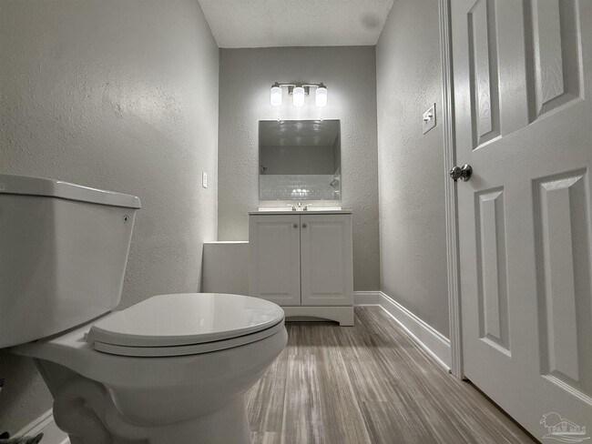 Building Photo - 1425 Toni St