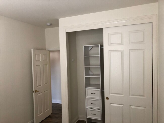 Building Photo - Well Maintained Stoneridge West Village Home!