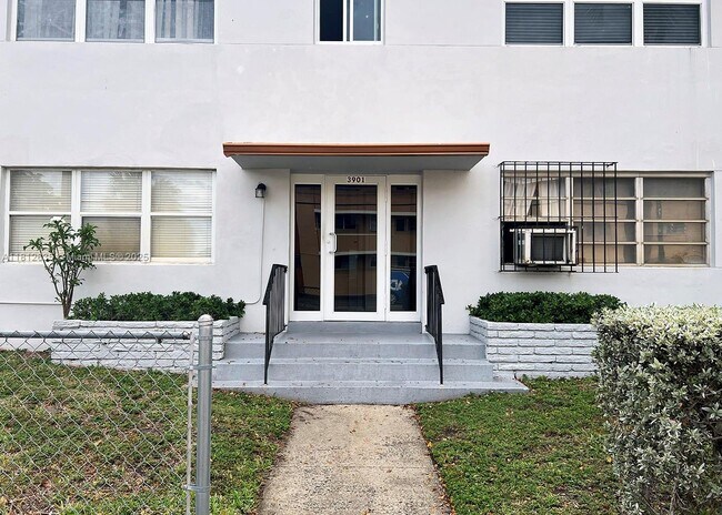 Primary Photo - 3901 W Flagler St